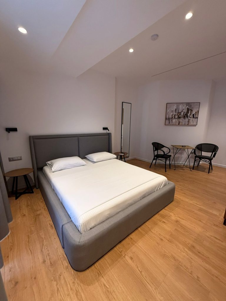 Atmosfera e hotelit Vironas
