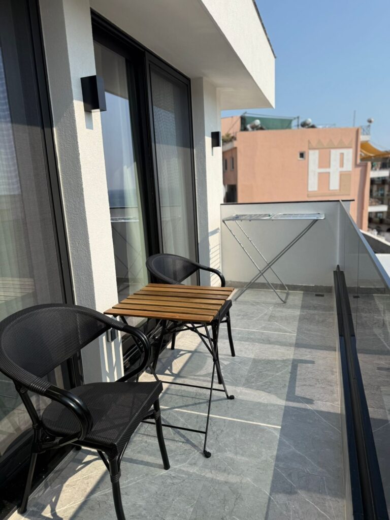 Vironas gallery image